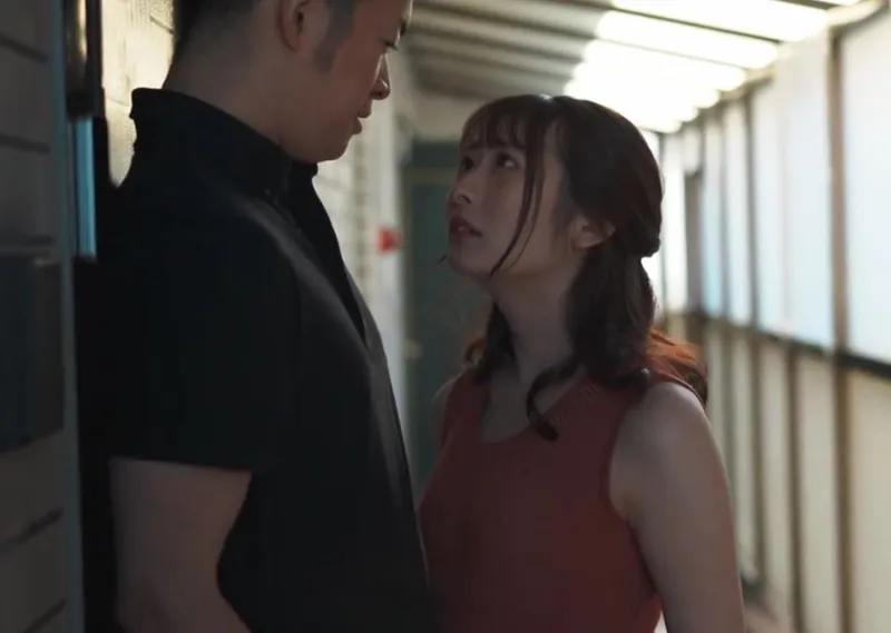 Người vợ mang thai, tôi bị cuốn hút bởi cô vợ nhà bên thường ở nhà một mình
